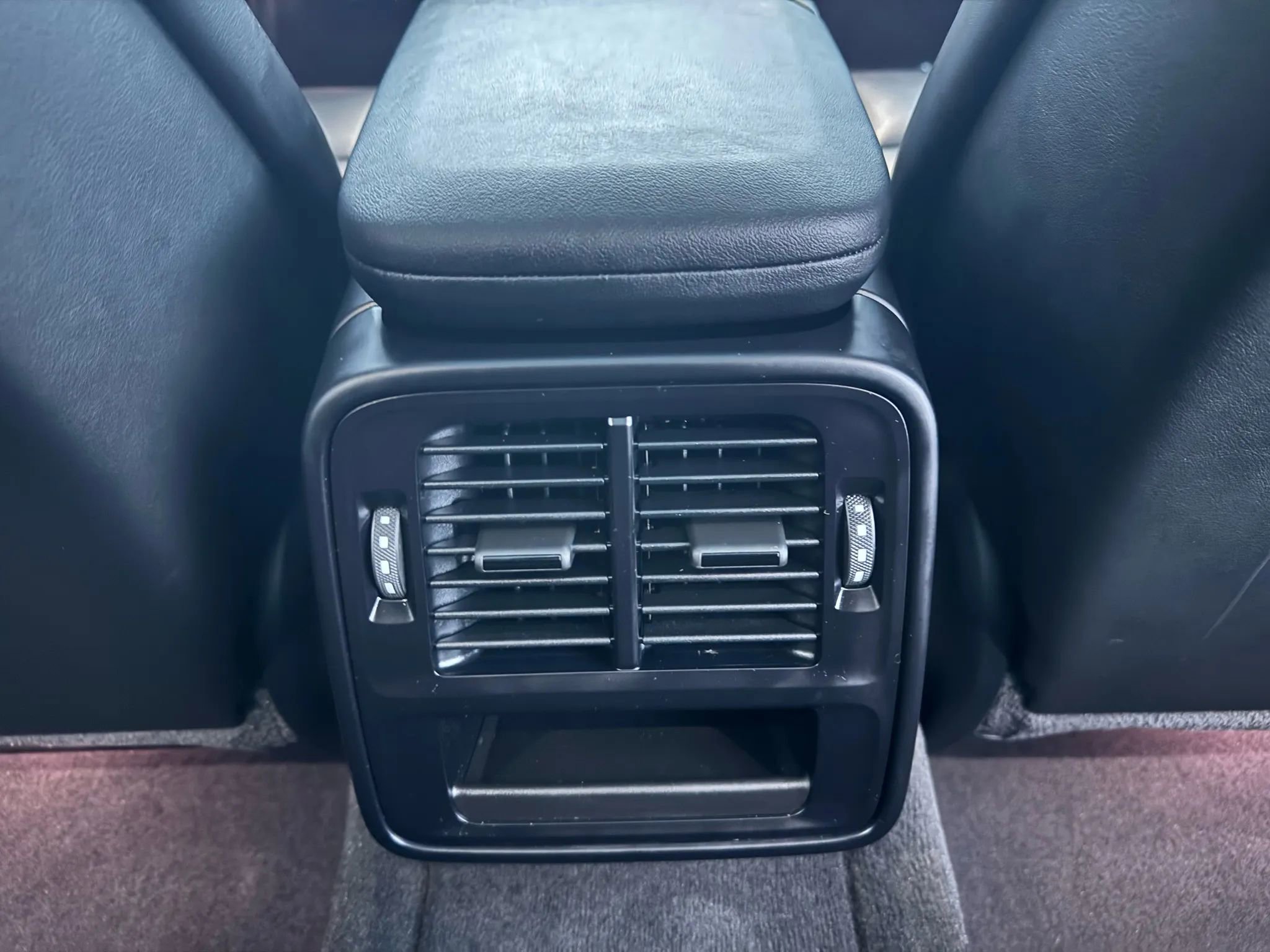 Used 2022 Porsche Taycan 4S image 25