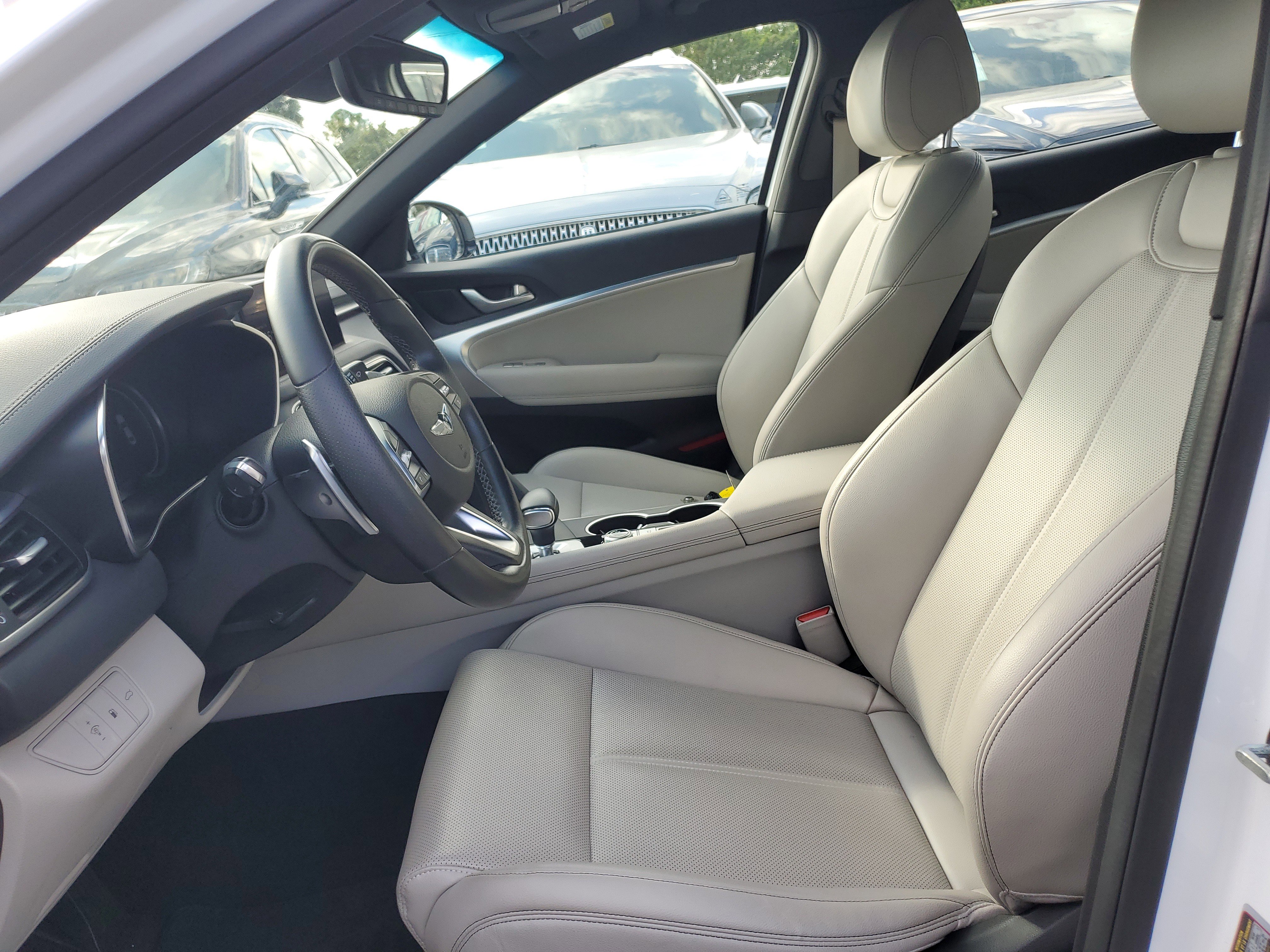 Used 2023 Genesis G70 2.0T image 14