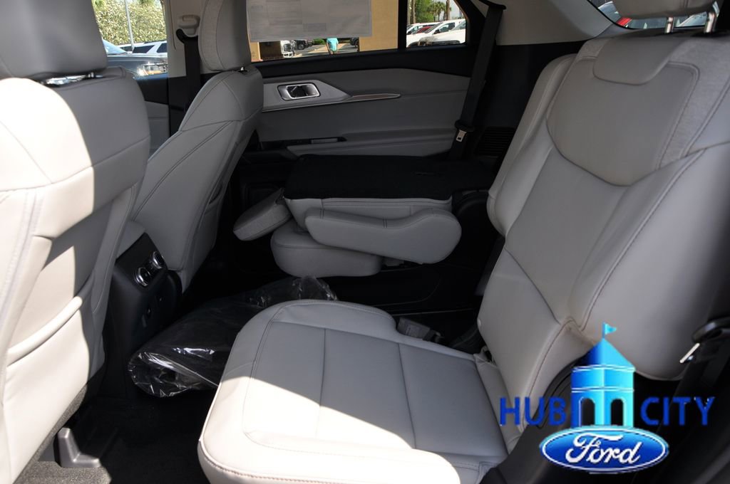 New 2026 Ford Explorer Active RWD image 11