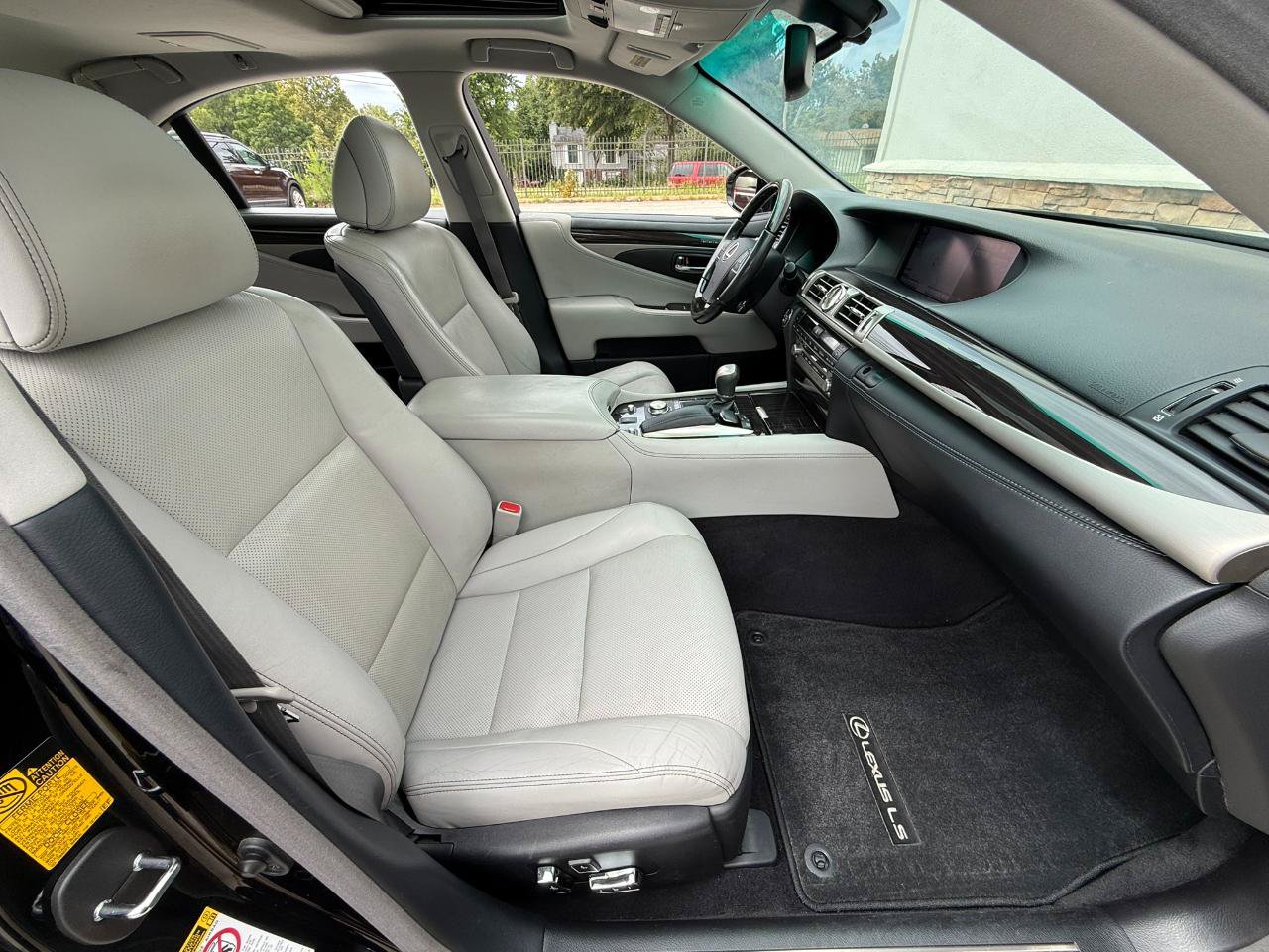 Used 2014 Lexus LS 460 AWD w/ Comfort Package image 26