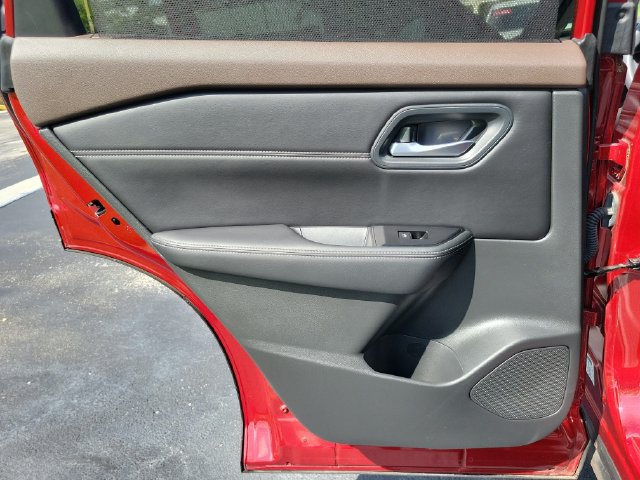 Used 2023 Nissan Rogue SV w/ SV Premium B Package FWD image 11