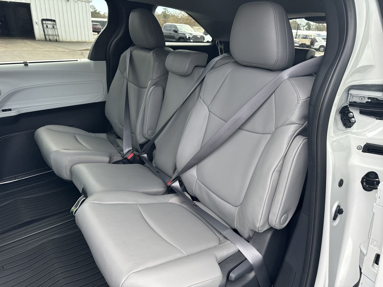 New 2025 Toyota Sienna XLE FWD image 25