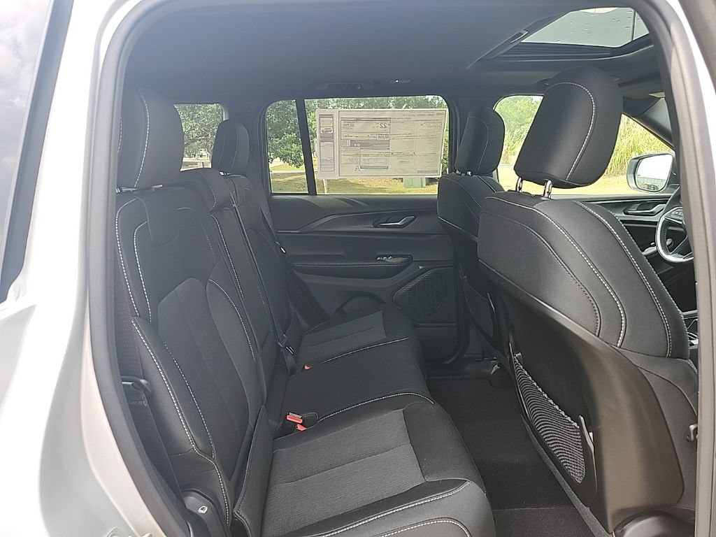 New 2026 Jeep Grand Cherokee Laredo X RWD image 35