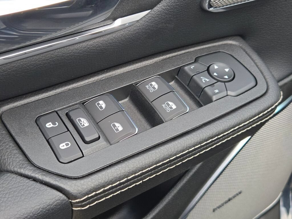New 2027 RAM 1500 Laramie w/ Night Edition AWD/4WD image 19