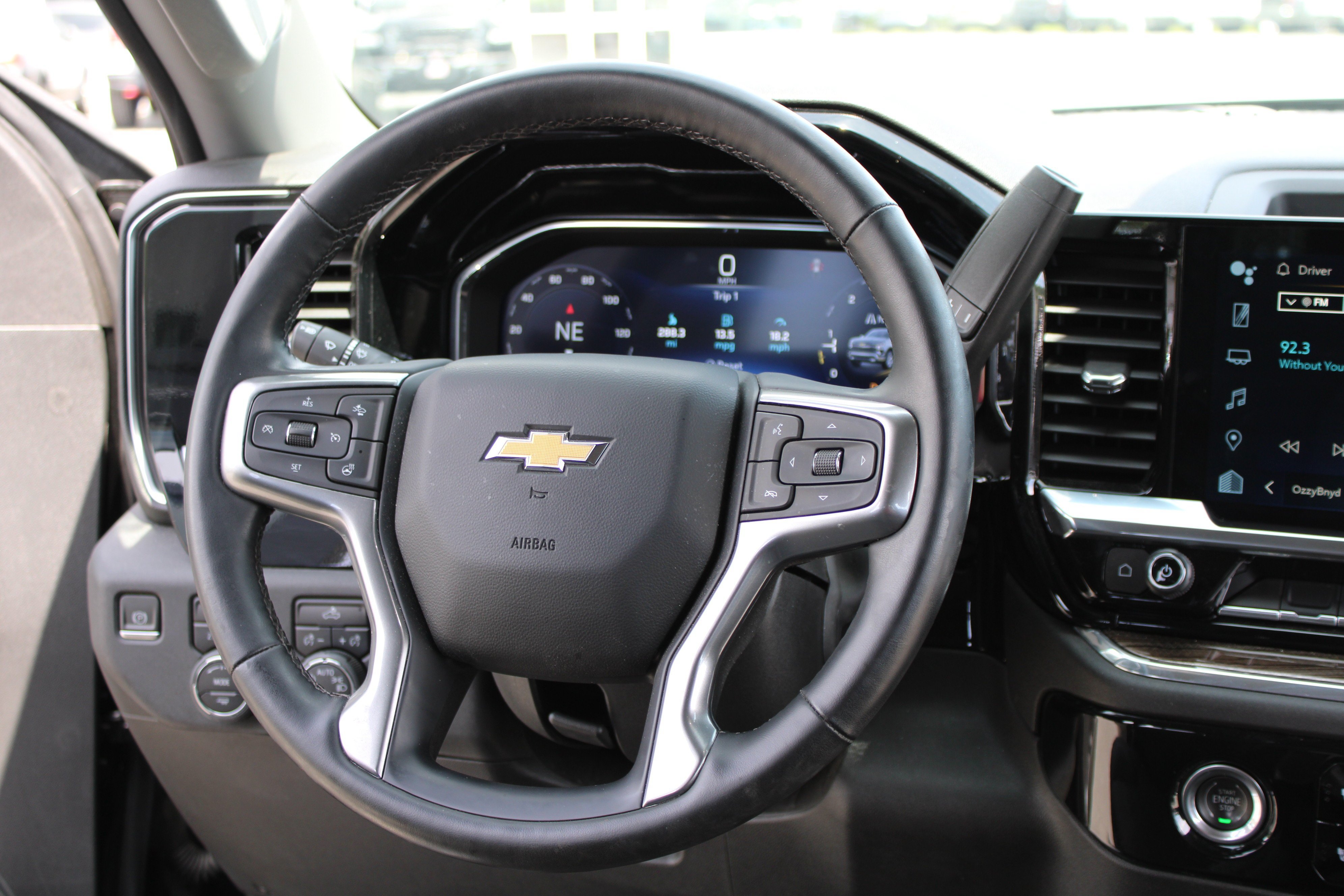 Used 2023 Chevrolet Silverado 1500 LT AWD/4WD image 25
