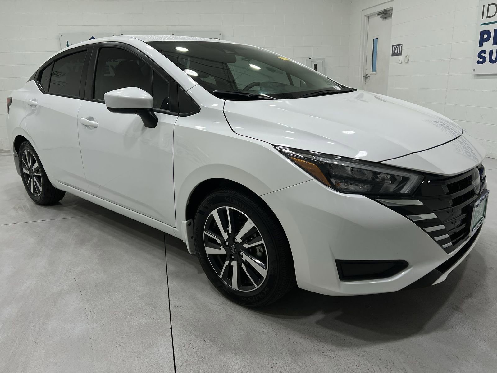 Used 2025 Nissan Versa SV w/ Trunk Package image 2