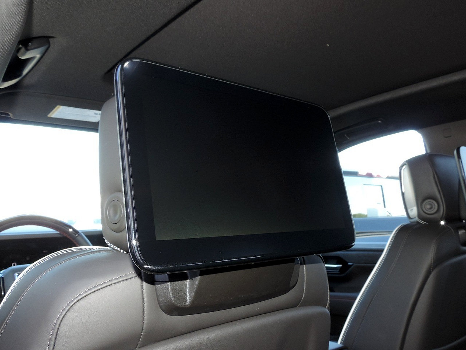 New 2026 GMC Yukon XL AT4 Ultimate w/ LPO, Floor Liner Package AWD/4WD image 22