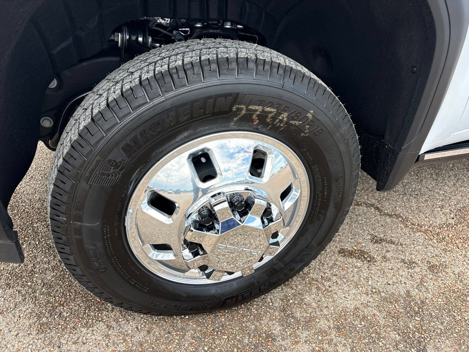 New 2026 GMC Sierra 3500 Denali Ultimate AWD/4WD image 40