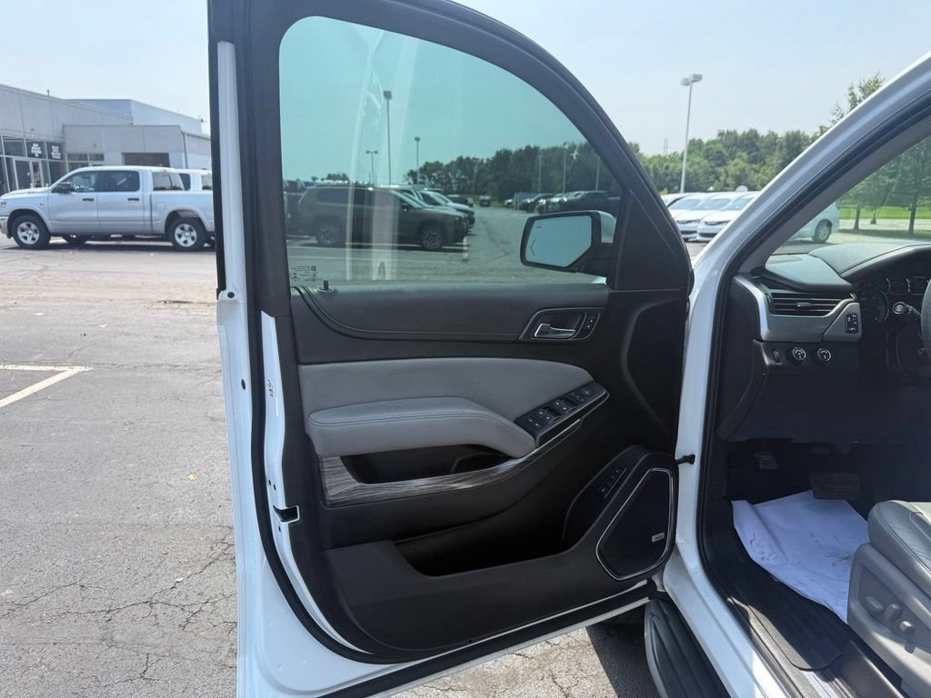 Used 2018 Chevrolet Tahoe LT w/ Luxury Package AWD/4WD image 13