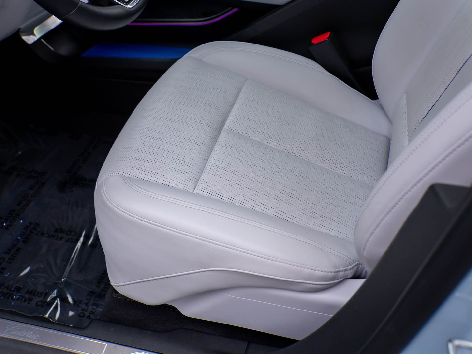 Certified 2024 Cadillac Lyriq Luxury w/ LPO, Floor Liner Package image 21