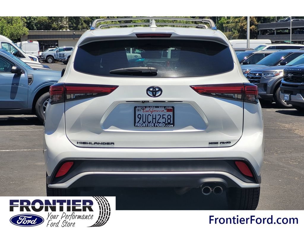 Used 2022 Toyota Highlander XSE AWD/4WD image 5