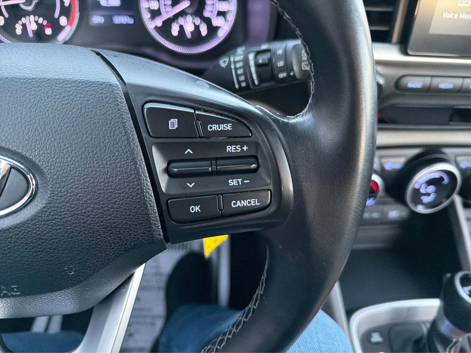 Used 2022 Hyundai Venue SEL image 31