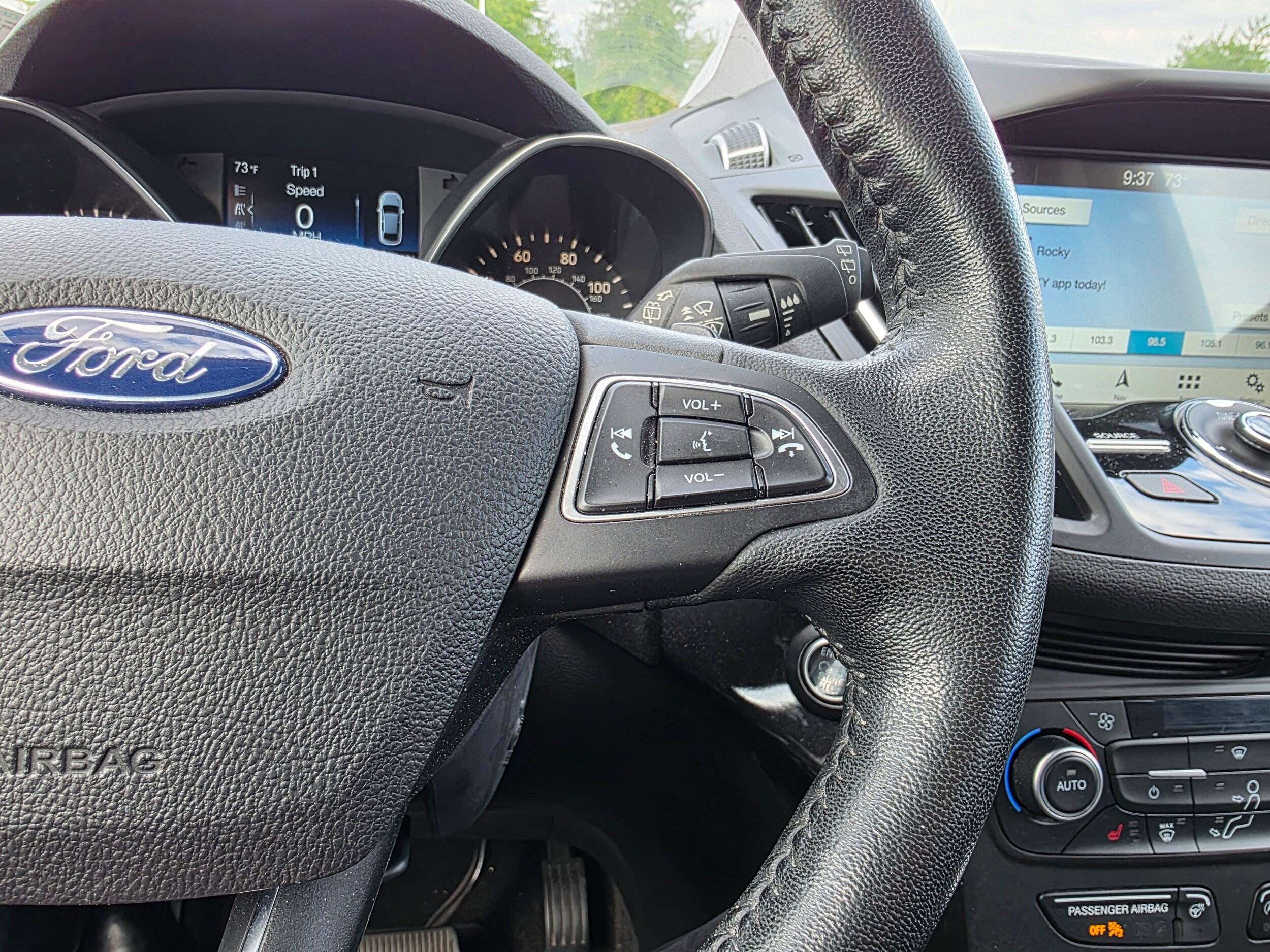 Used 2018 Ford Escape Titanium w/ Ford Safe & Smart Package AWD/4WD image 14