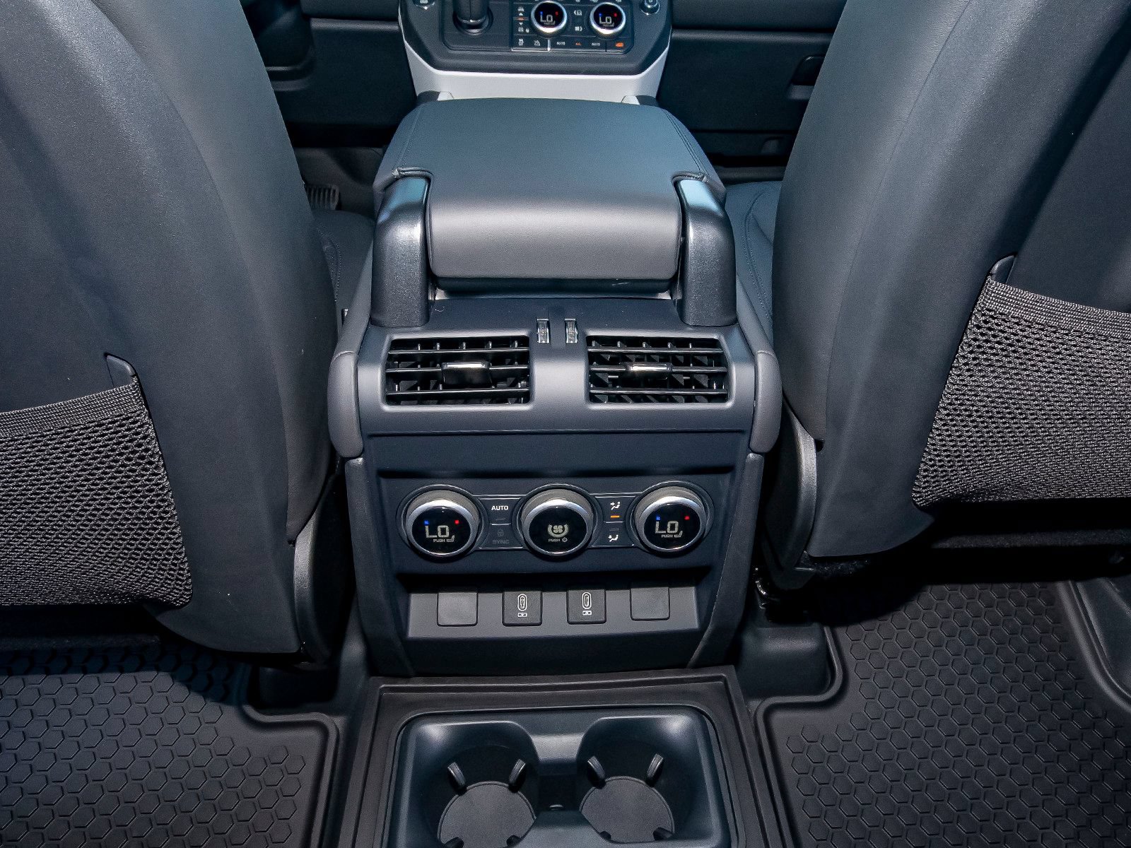 New 2026 Land Rover Defender 130 X-Dynamic SE AWD/4WD image 51