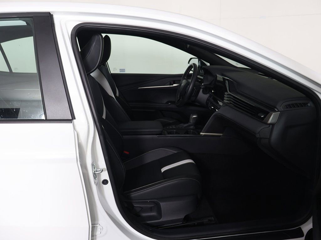 Used 2025 Toyota Camry SE FWD image 27