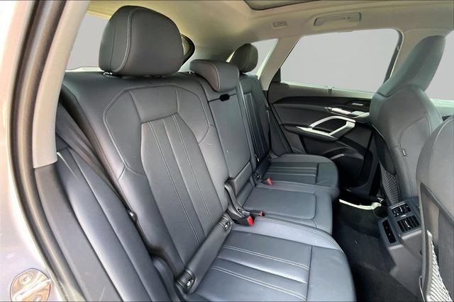 Used 2025 Audi Q5 Premium Plus w/ Premium Plus AWD/4WD image 29
