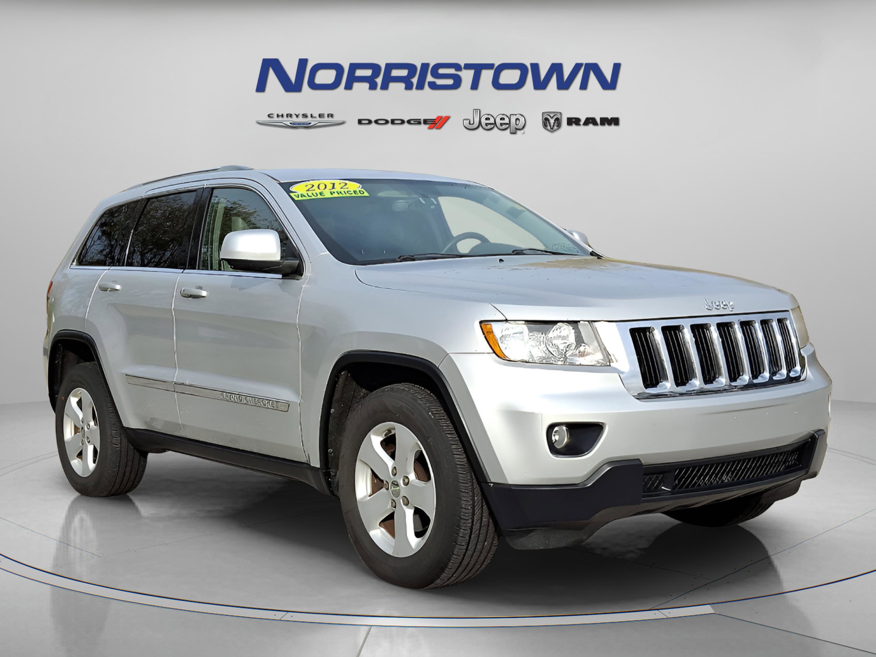 Used 2012 Jeep Grand Cherokee Laredo video 1