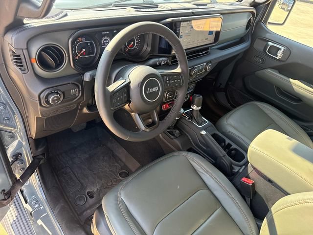 Used 2025 Jeep Gladiator Mojave w/ Convenience Group AWD/4WD image 22