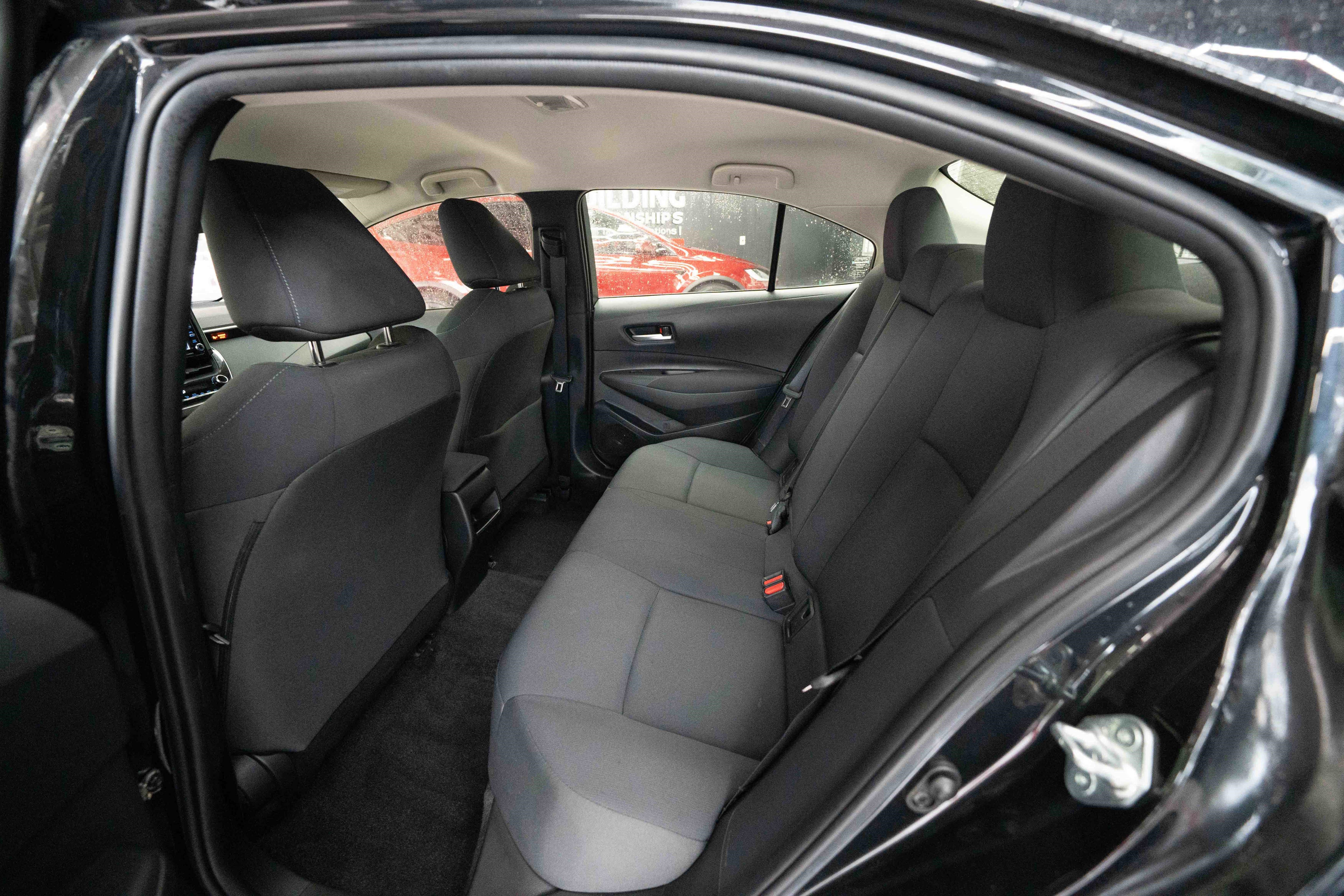 Used 2021 Toyota Corolla LE w/ Carpet Mat Package (TMS) image 23