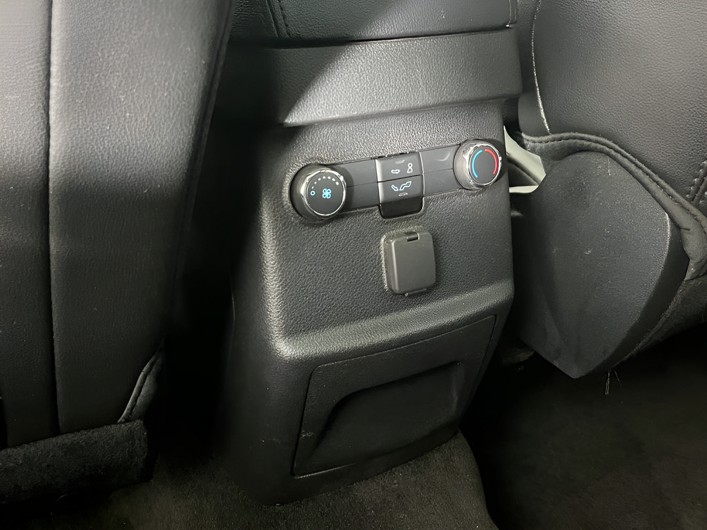 Used 2018 Ford Explorer XLT w/ Equipment Group 202A AWD/4WD image 28