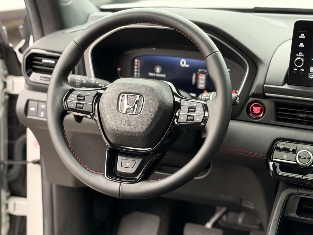 Used 2025 Honda Pilot Black Edition image 15