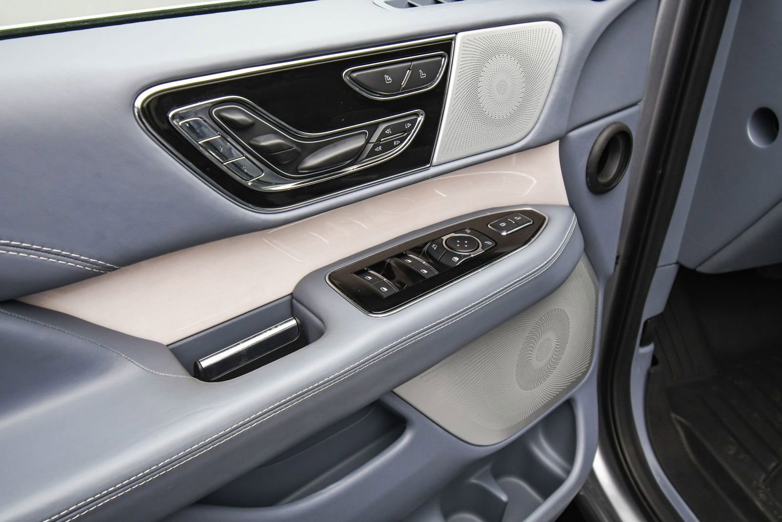 Used 2024 Lincoln Navigator L Black Label image 48