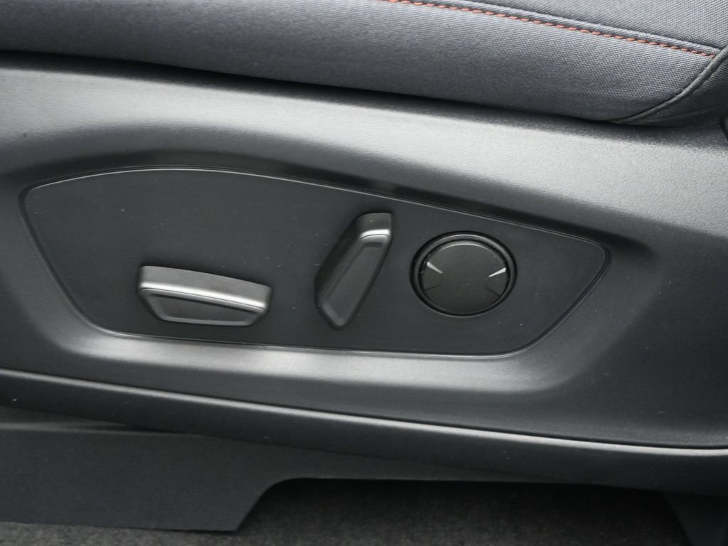 New 2026 Ford Explorer Active RWD image 8