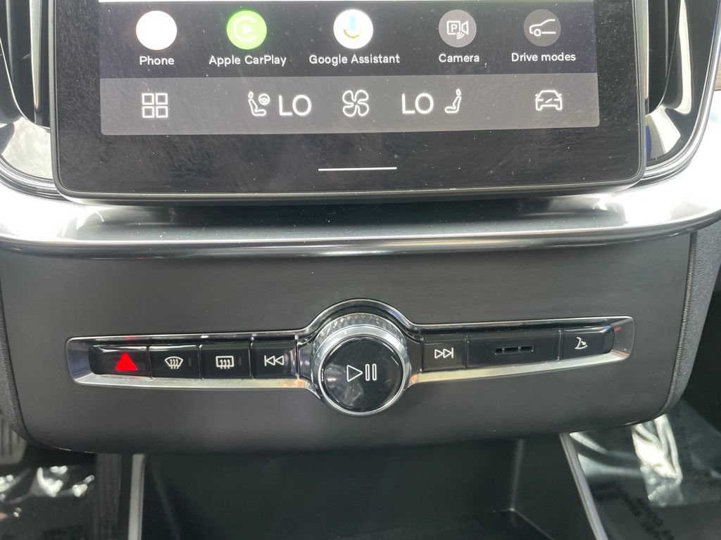 Used 2025 Volvo XC90 B6 Plus AWD/4WD image 29