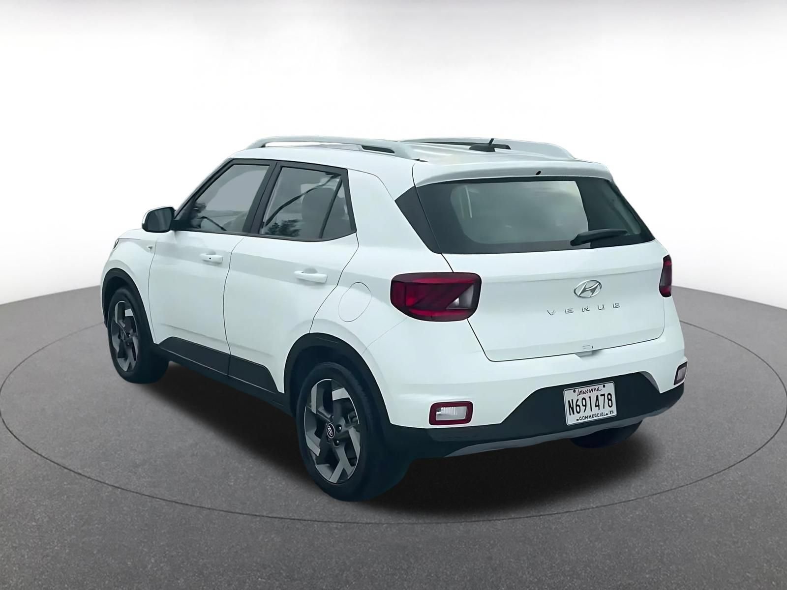 Used 2026 Hyundai Venue SEL FWD image 11