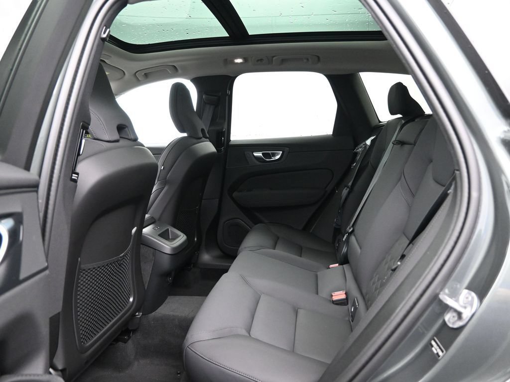New 2026 Volvo XC60 B5 Core w/ Protection Package Premier AWD/4WD image 20
