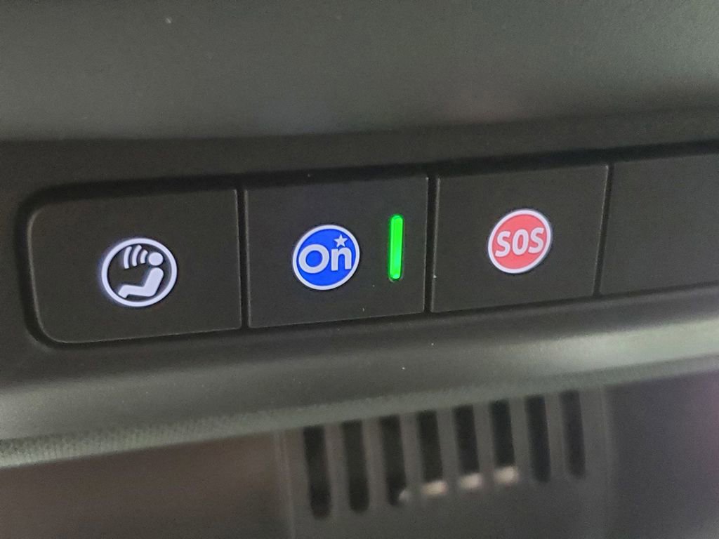 Used 2025 Chevrolet Tahoe Z71 w/ Comfort Package image 18