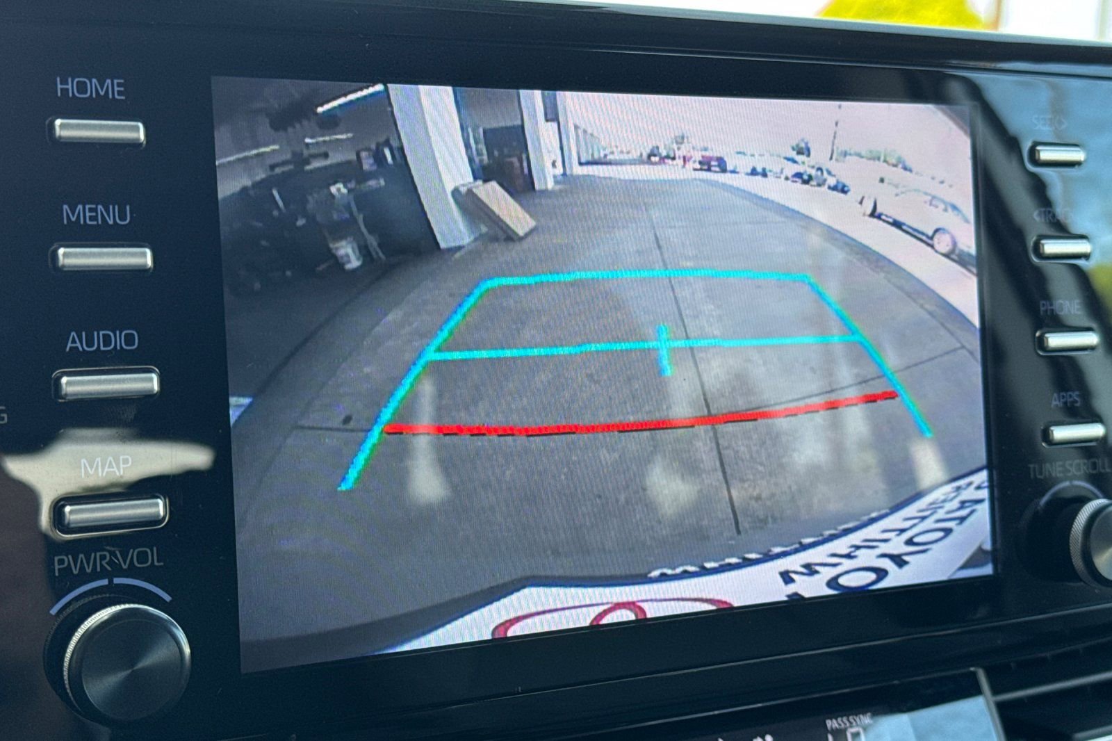 Certified 2023 Toyota Sienna XLE image 28