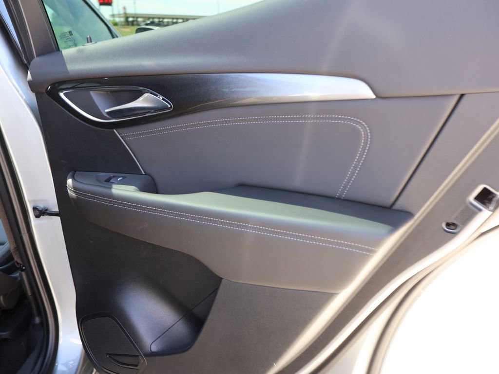 Used 2025 Buick Envision Preferred AWD/4WD image 11