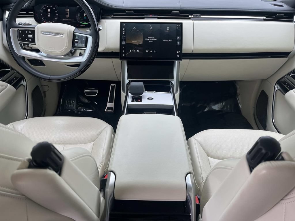 Certified 2024 Land Rover Range Rover Autobiography AWD/4WD image 9