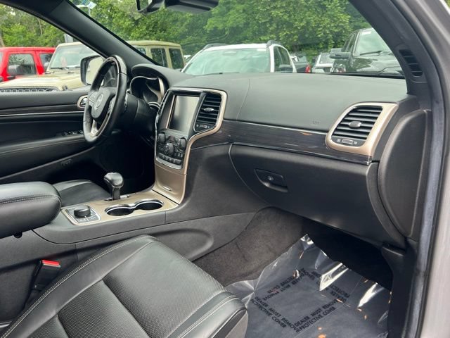 Used 2014 Jeep Grand Cherokee Overland w/ Advanced Technology Group AWD/4WD image 28