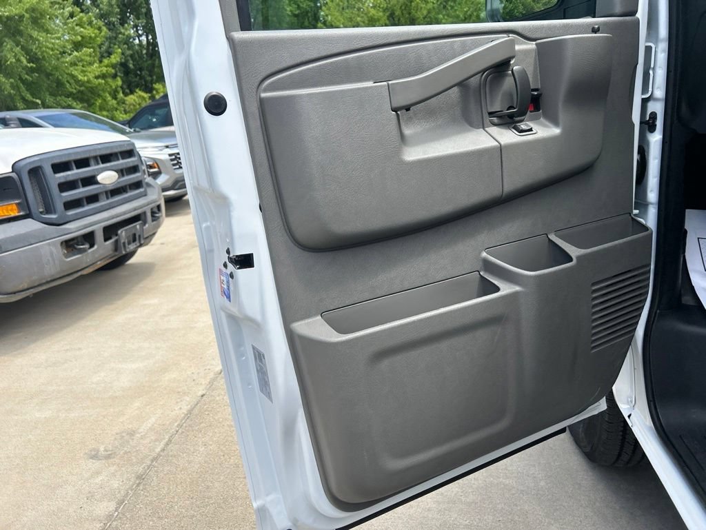 New 2026 GMC Savana 2500 w/ Driver Convenience Package RWD image 26