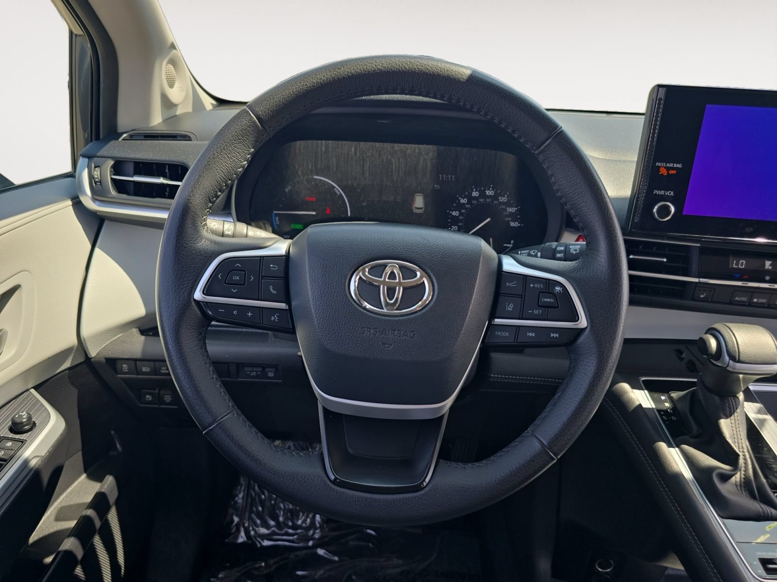 Certified 2025 Toyota Sienna XLE w/ XLE Plus Package AWD/4WD image 12