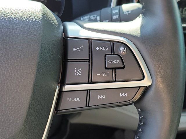 Used 2024 Toyota Highlander Limited image 33