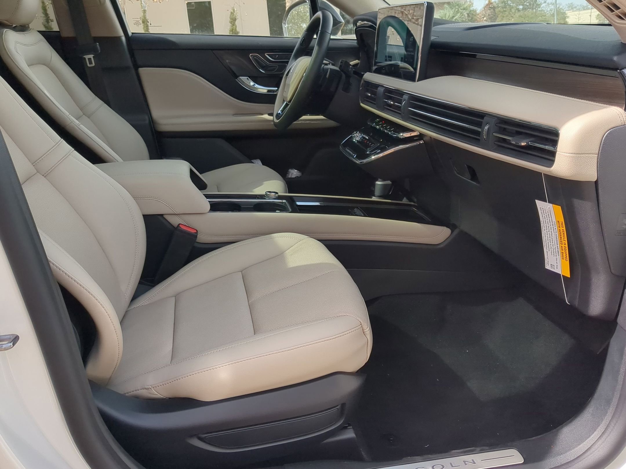 New 2026 Lincoln Corsair Reserve w/ Jet Appearance Package image 24