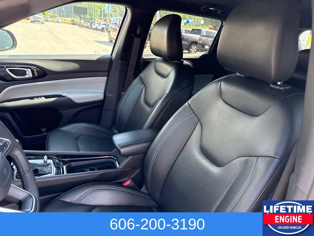 Used 2025 Jeep Compass Limited AWD/4WD image 19