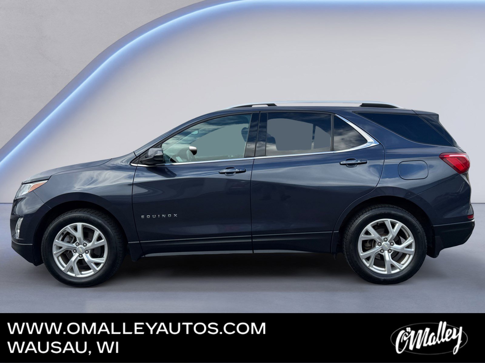 Used 2018 Chevrolet Equinox LT w/ Sun & Infotainment Package image 2