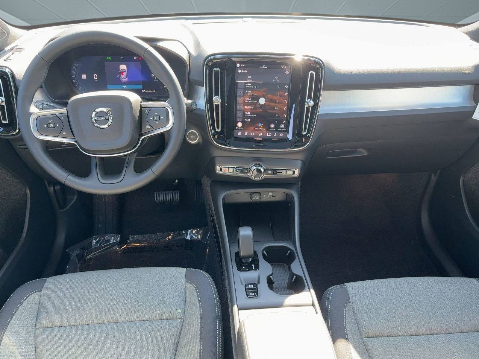 New 2026 Volvo XC40 B4 Core w/ Protection Package image 24