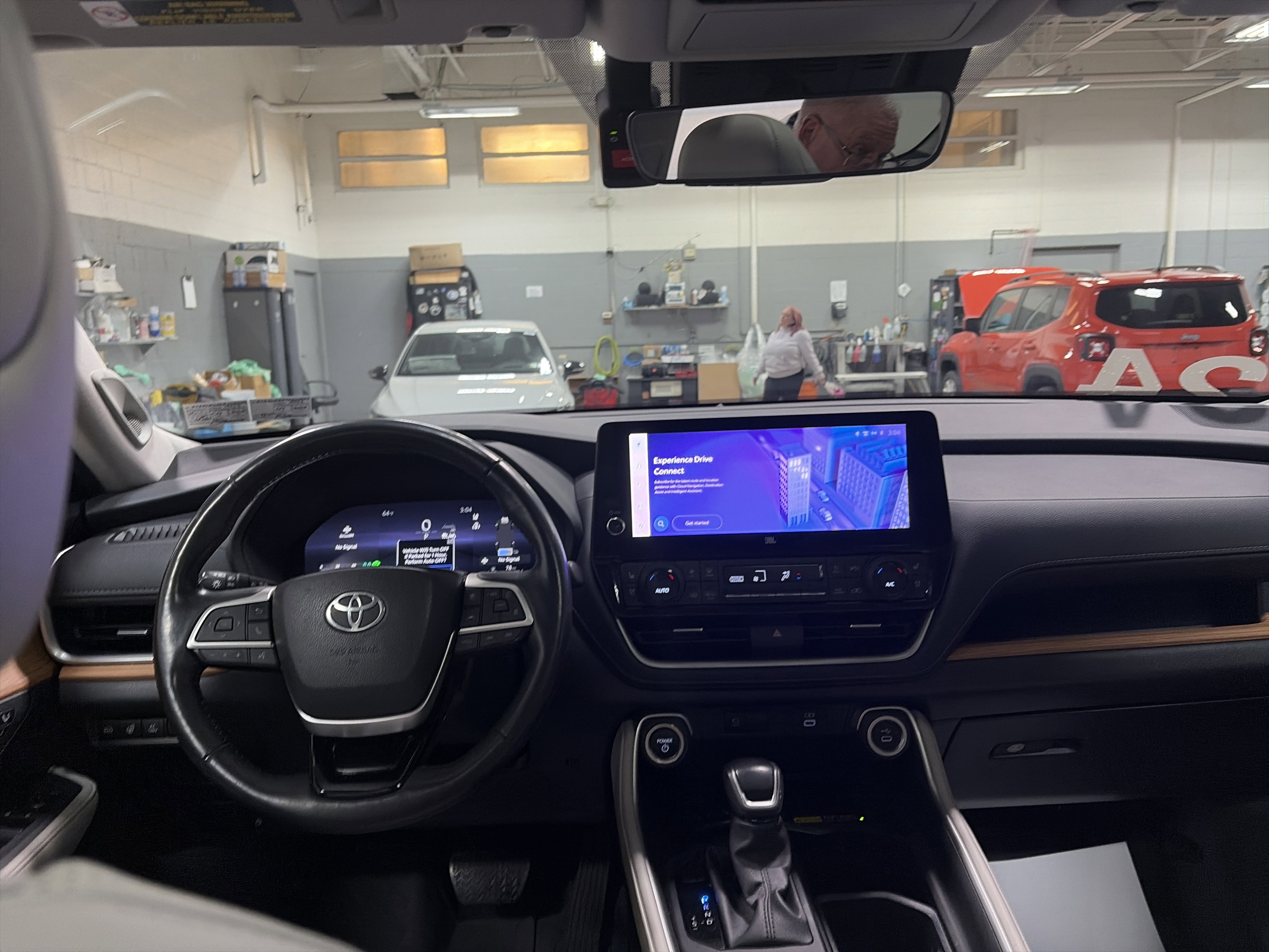 Used 2024 Toyota Grand Highlander Limited image 29