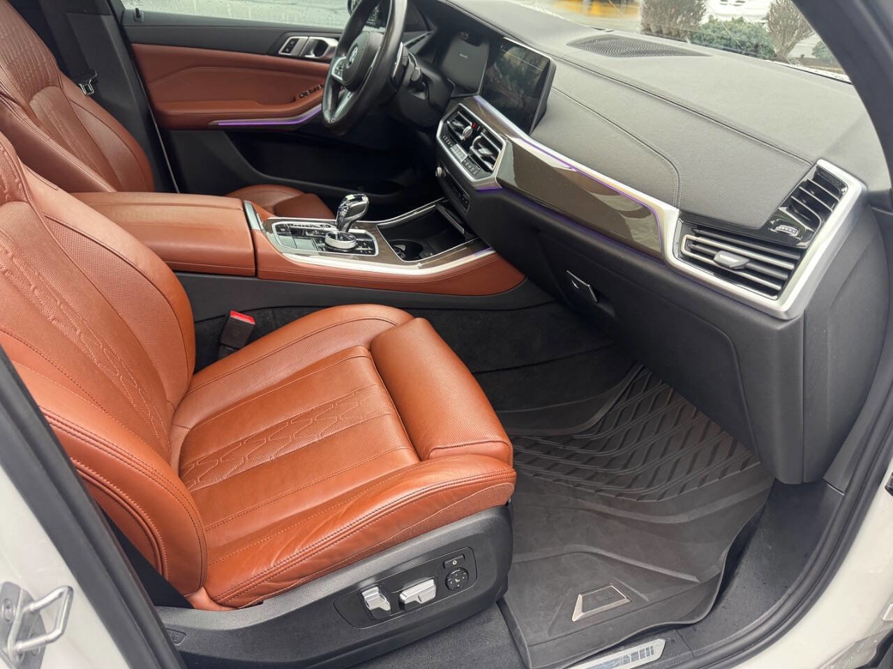 Used 2022 BMW X5 xDrive40i w/ M Sport Package image 15