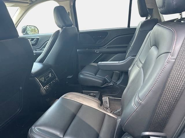 Used 2023 Lincoln Aviator AWD w/ Premium Package image 12