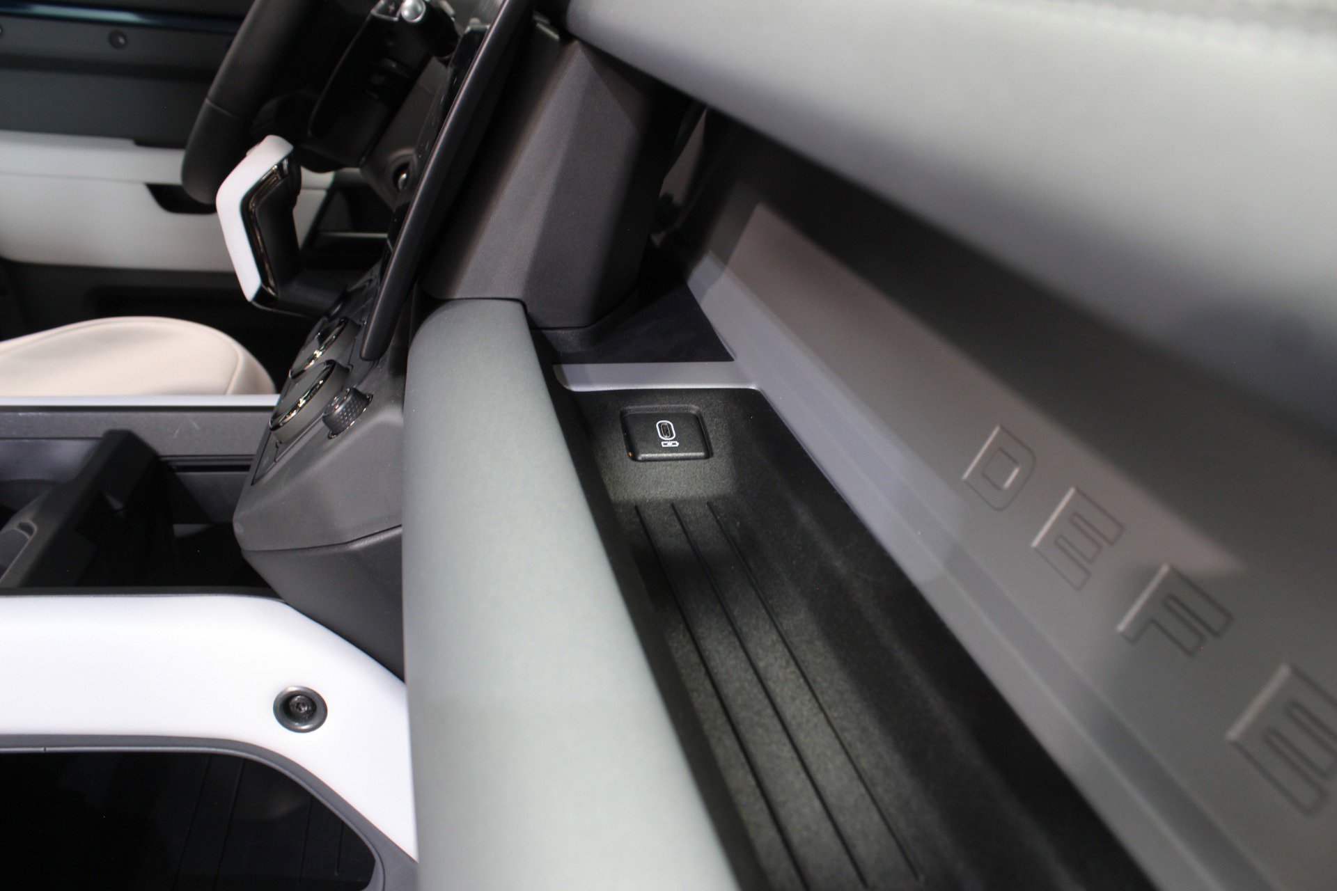 Used 2026 Land Rover Defender 110 OCTA image 58