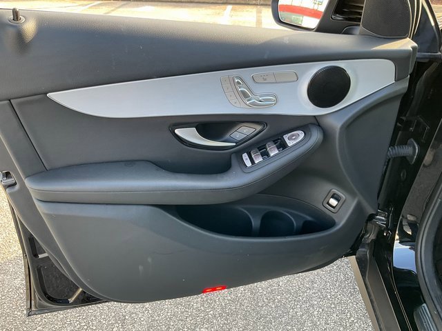 Used 2022 Mercedes-Benz GLC 300 w/ Premium Package Lite image 7