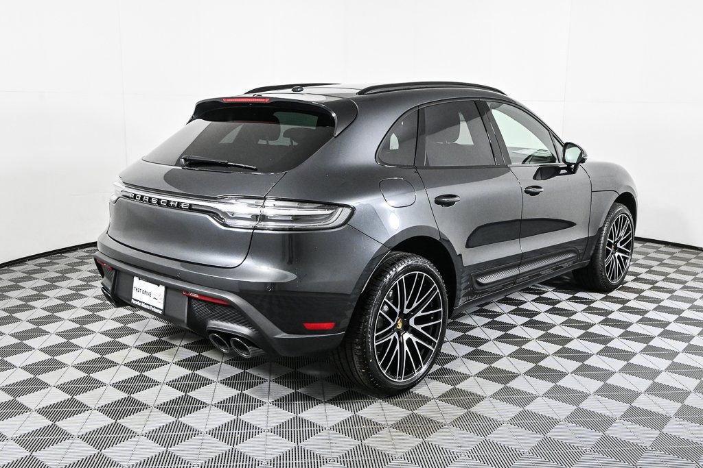 Certified 2026 Porsche Macan AWD/4WD image 30