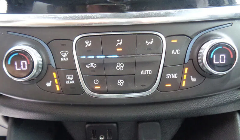 Used 2019 Chevrolet Traverse LT w/ LT Premium Package AWD/4WD image 18