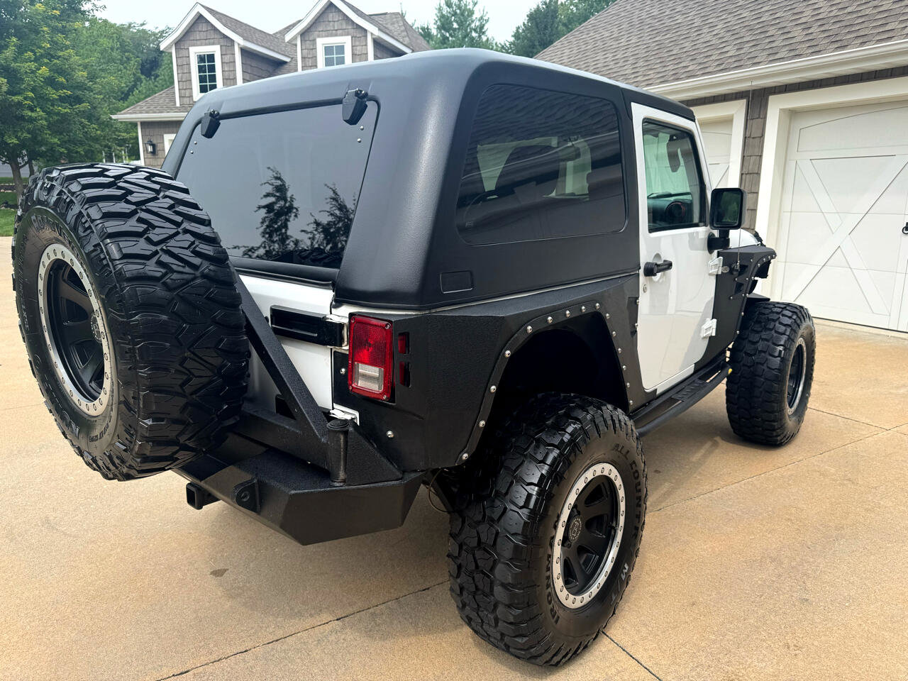 Used 2017 Jeep Wrangler Rubicon w/ Power Convenience Group image 6